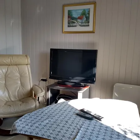 Frivoll, 35 Minutes Walk To Town. Leilighet Arendal