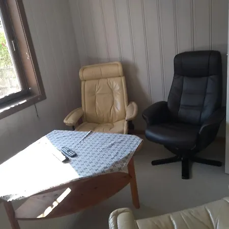 아파트 Frivoll, 35 Minutes Walk To Town.